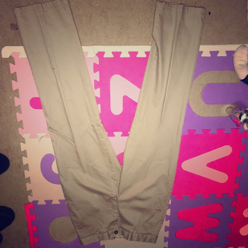 Khaki men’s Dockers Pants